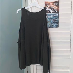 ✨4 for $25✨ American Eagle Green Sweater